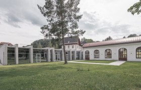 Glassalon Neuhaus - Blick vom Garten, © Baukooperative